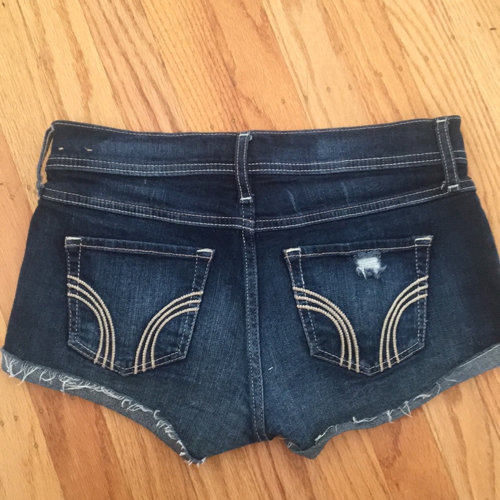 hollister ripped jean shorts!! - Picture 4 of 4